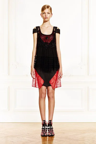 Look 10